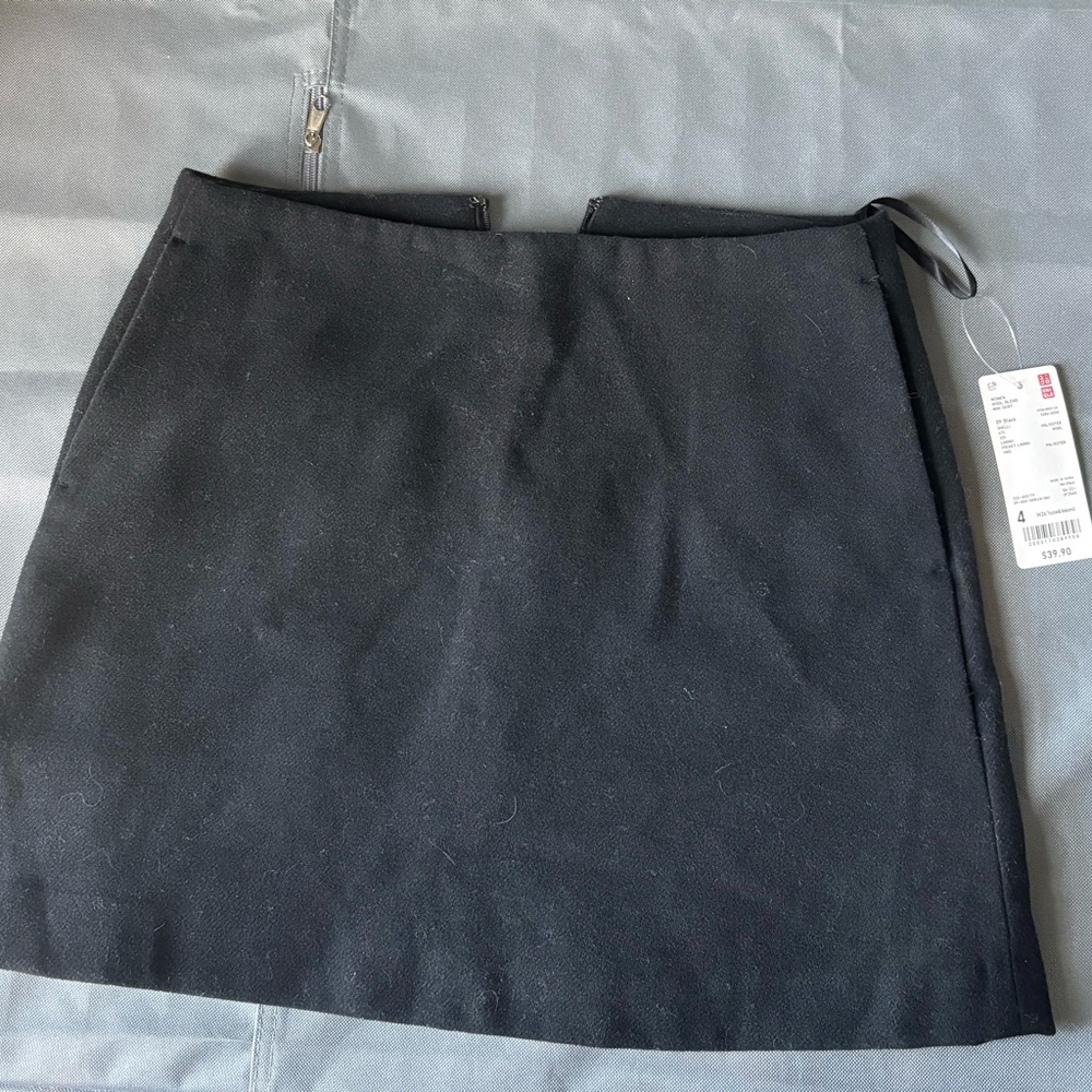 Uniqlo Black Mini Skirt